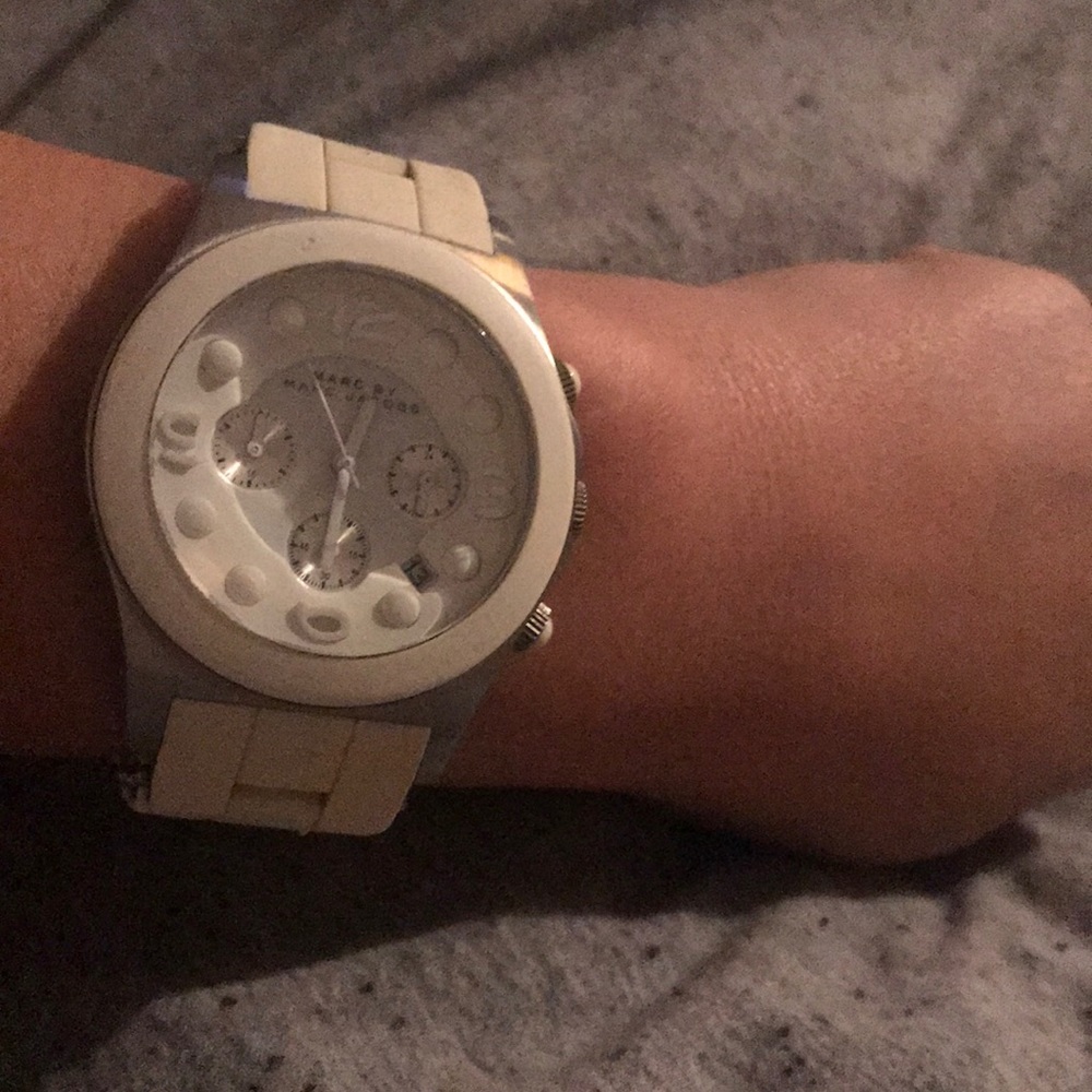White silicone Marc jacobs watch
